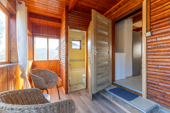 veranda s koupelnou - Prodej chaty / chalupy 70 m², Okoř