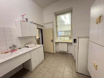 Pronájem obchodních prostor 118 m², Děčín