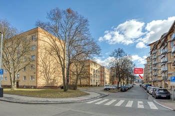 Přilehlá ulice - Prodej bytu 3+1 v osobním vlastnictví 75 m², Praha 6 - Veleslavín