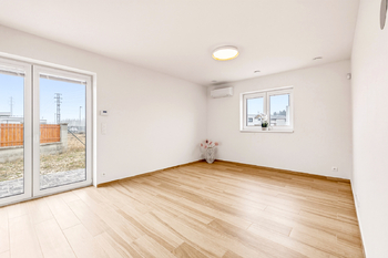 Prodej domu 110 m², Káraný