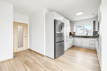 Prodej domu 110 m², Káraný