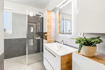 Prodej domu 110 m², Káraný