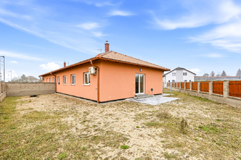 Prodej domu 110 m², Káraný