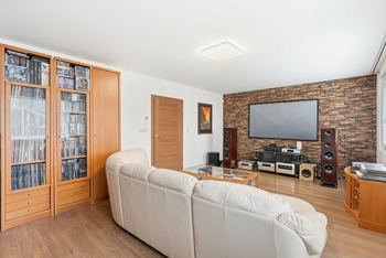 Prodej domu 181 m², Praha 9 - Horní Počernice