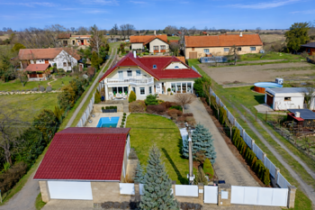 Prodej domu 278 m², Kly