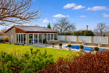 Prodej domu 278 m², Kly