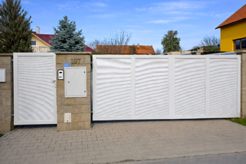 Prodej domu 278 m², Kly