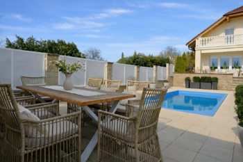 Prodej domu 278 m², Kly