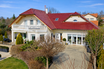 Prodej domu 278 m², Kly