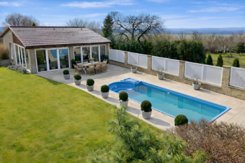 Prodej domu 278 m², Kly