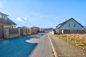 Prodej pozemku 596 m², Králův Dvůr