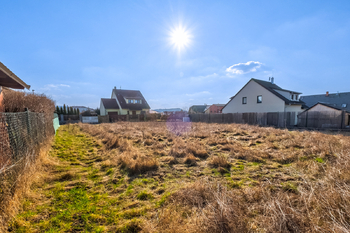 Prodej pozemku 596 m², Králův Dvůr