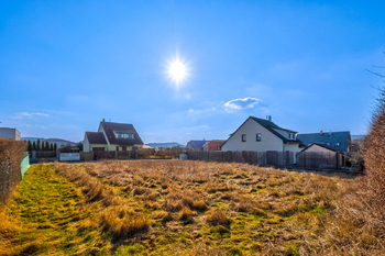 Prodej pozemku 596 m², Králův Dvůr