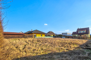 Prodej pozemku 596 m², Králův Dvůr