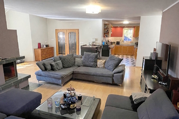 Obývací místnost - Prodej domu 175 m², Šestajovice