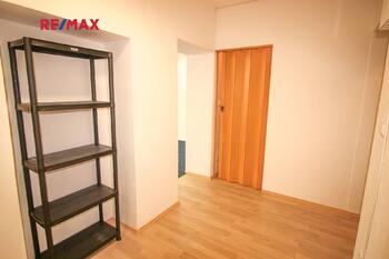 zázemí - Pronájem obchodních prostor 50 m², České Budějovice