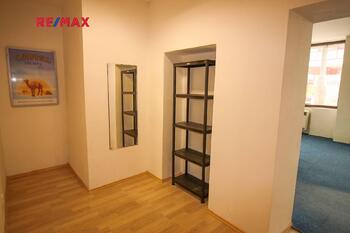 zázemí - Pronájem obchodních prostor 50 m², České Budějovice