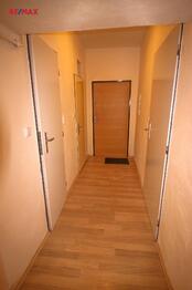 chodba - Pronájem obchodních prostor 50 m², České Budějovice