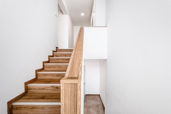 Schodiště - Prodej domu 143 m², Srubec