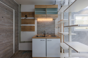 Prodej obchodních prostor 72 m², Karlovy Vary