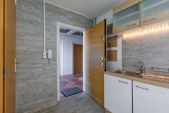 Prodej obchodních prostor 72 m², Karlovy Vary