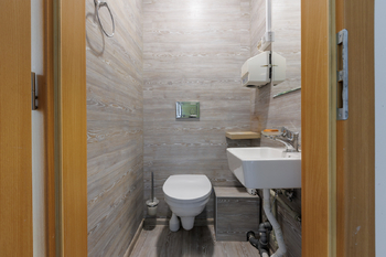 Prodej obchodních prostor 72 m², Karlovy Vary