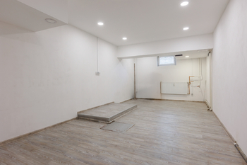 Prodej obchodních prostor 72 m², Karlovy Vary