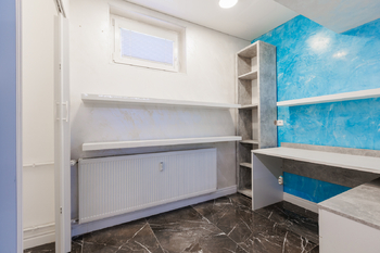 Prodej obchodních prostor 72 m², Karlovy Vary