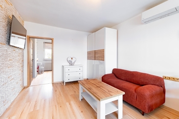 Prodej bytu 3+kk v osobním vlastnictví 58 m², Dolní Chvatliny