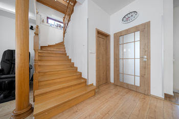 Prodej domu 346 m², Praha 4 - Lhotka