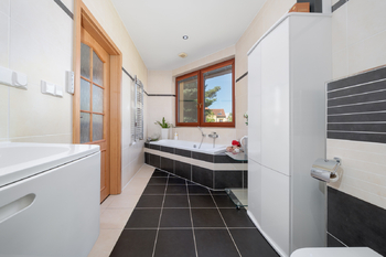 Prodej domu 346 m², Praha 4 - Lhotka