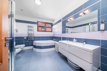 Prodej domu 346 m², Praha 4 - Lhotka