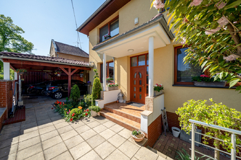 Prodej domu 346 m², Praha 4 - Lhotka