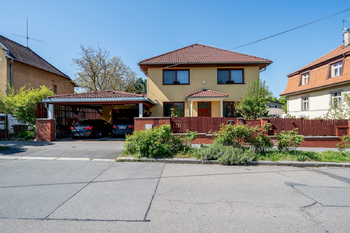 Prodej domu 346 m², Praha 4 - Lhotka