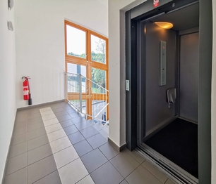 Pronájem bytu 4+kk v osobním vlastnictví 99 m², Praha 9 - Hrdlořezy