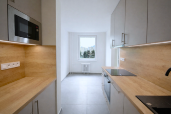 Prodej bytu 3+1 v osobním vlastnictví 79 m², Praha 4 - Háje