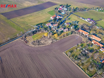 Prodej pozemku 1000 m², Bukovany