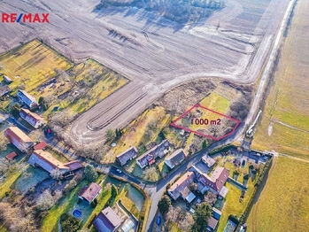 Prodej pozemku 1000 m², Bukovany