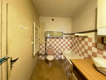 koupelna s WC - Prodej domu 89 m², Vilémov