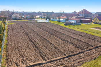 Prodej pozemku 2066 m², Lužec nad Cidlinou