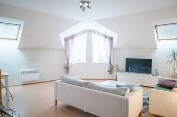 Prodej bytu 2+kk v osobním vlastnictví 68 m², Hradec Králové