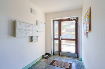 Prodej bytu 1+1 v osobním vlastnictví 39 m², Praha 4 - Hodkovičky