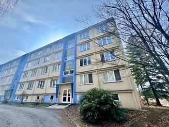 Vstup do domu - Pronájem bytu 1+kk v osobním vlastnictví 23 m², Liberec