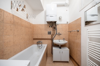 Prodej bytu 2+1 v osobním vlastnictví 63 m², Praha 6 - Dejvice