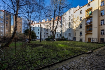 Prodej bytu 2+1 v osobním vlastnictví 63 m², Praha 6 - Dejvice