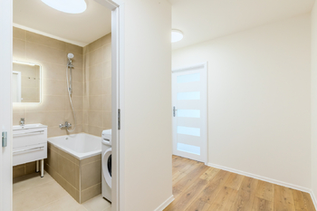 Pronájem bytu 2+kk v osobním vlastnictví 45 m², Praha 10 - Horní Měcholupy