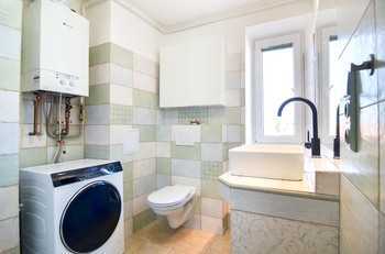 Koupelna + toaleta - Prodej bytu 3+1 v osobním vlastnictví 72 m², Podivín