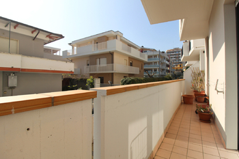 výstup na balkon - Prodej bytu 3+kk v osobním vlastnictví 85 m², Roseto degli Abruzzi