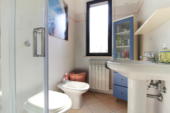 koupelna - Prodej bytu 3+kk v osobním vlastnictví 85 m², Roseto degli Abruzzi