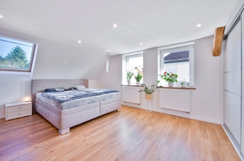 Hlavní ložnice - Prodej domu 100 m², Hranice